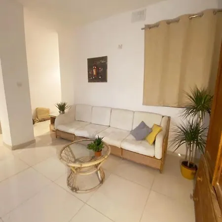 Central Modern Flat Near Beach *